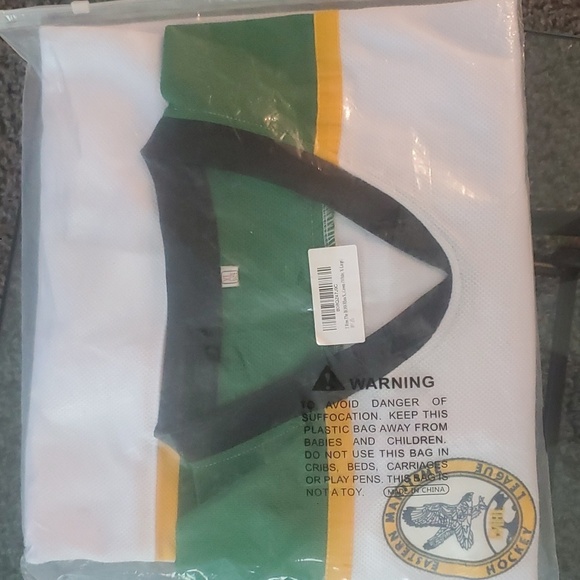 New w/ Tags Mens Rhea Shamrocks Hockey Jersey Official Multiple Sizes - Picture 7 of 7